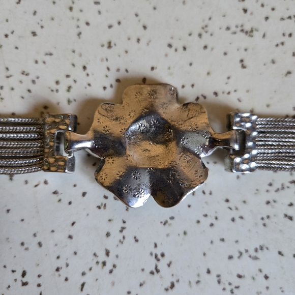 Silver and Blue Floral Magnetic Chain Bracelet Vintage - Picture 5 of 7